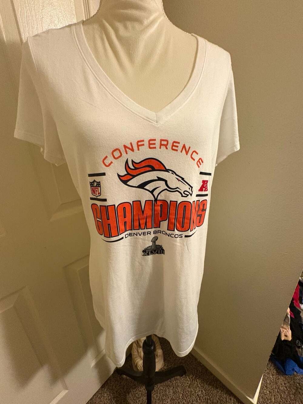 Nike Women's Denver Broncos Super Bowl Champions V-Neck T-Shirt